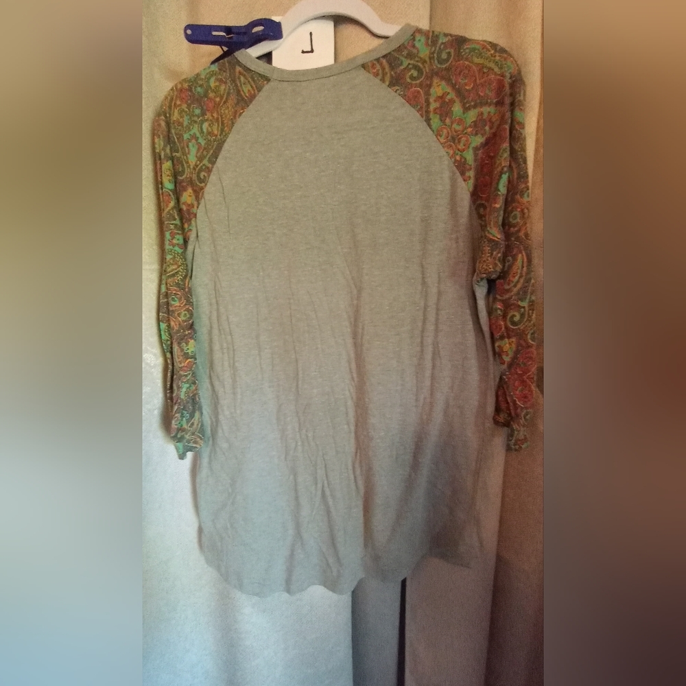 Large Baseball style Top. #7318. - Picture 2 of 2